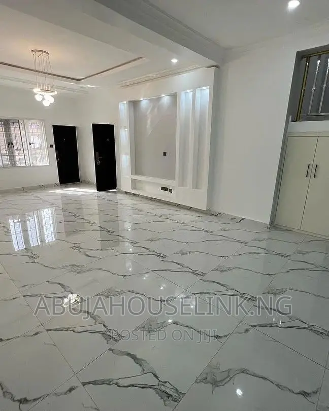 5bdrm Duplex in Apo Resettlement for sale