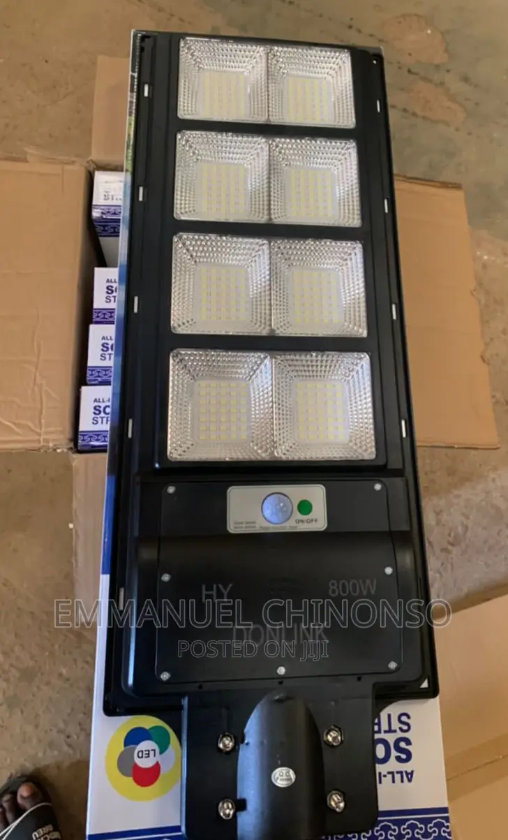 800 Watts Solar Street Light