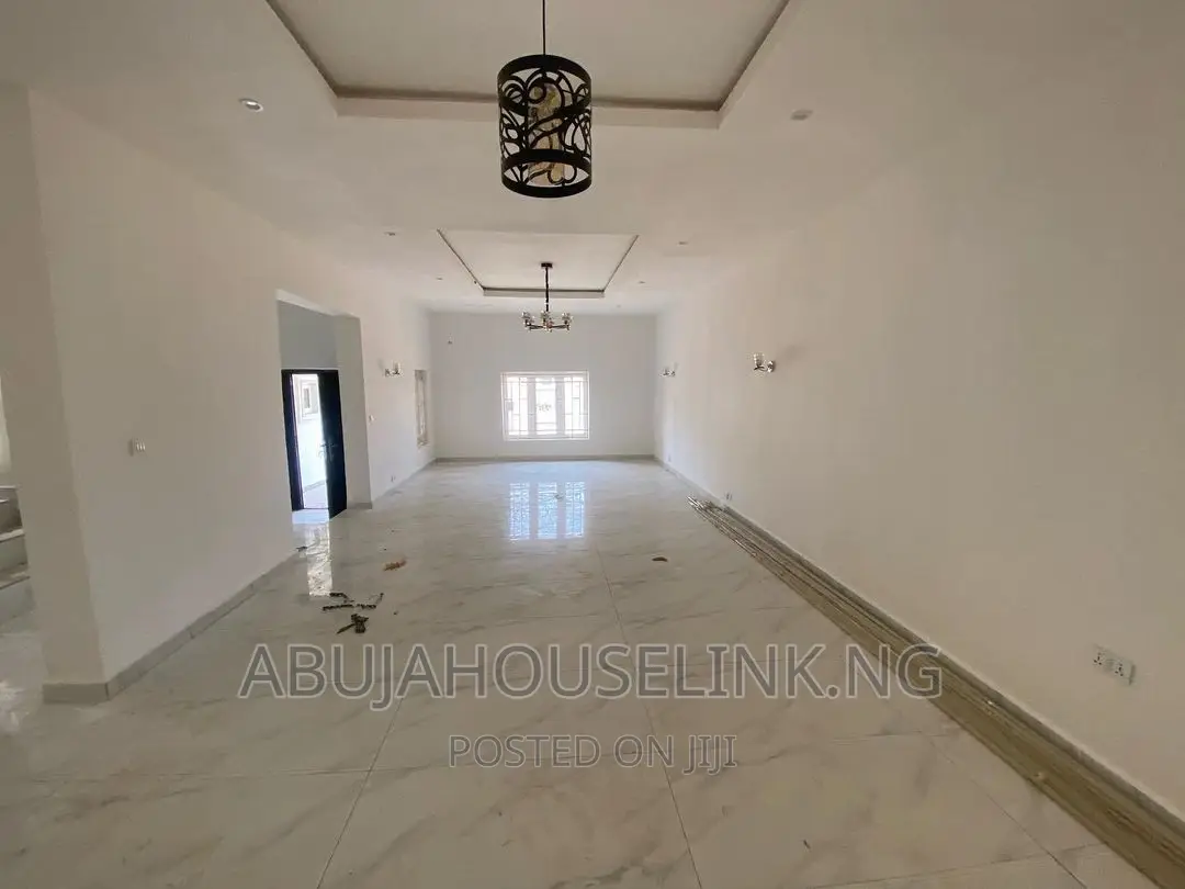 4bdrm Duplex in Guzape Abuja for sale