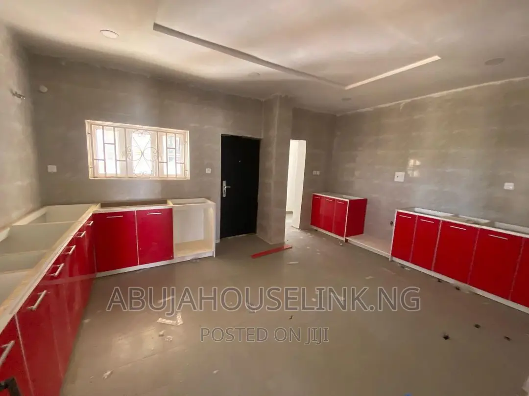 4bdrm Duplex in Guzape Abuja for sale