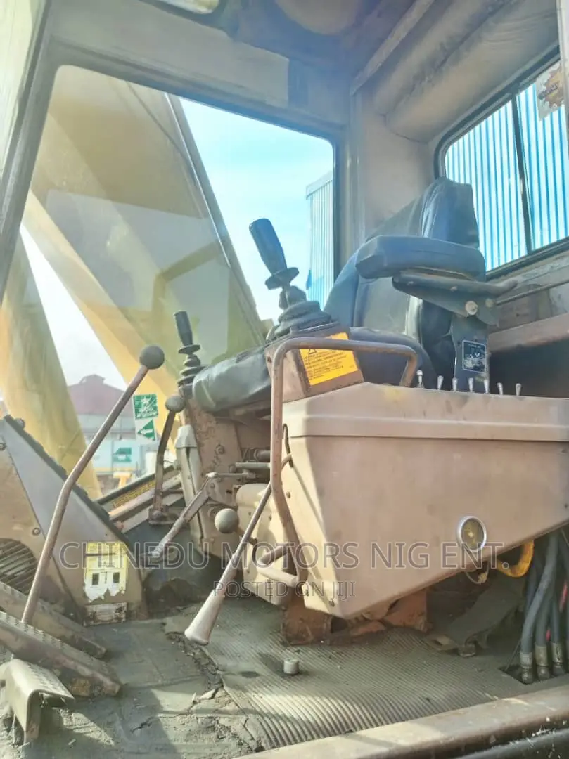 Excavator C 225