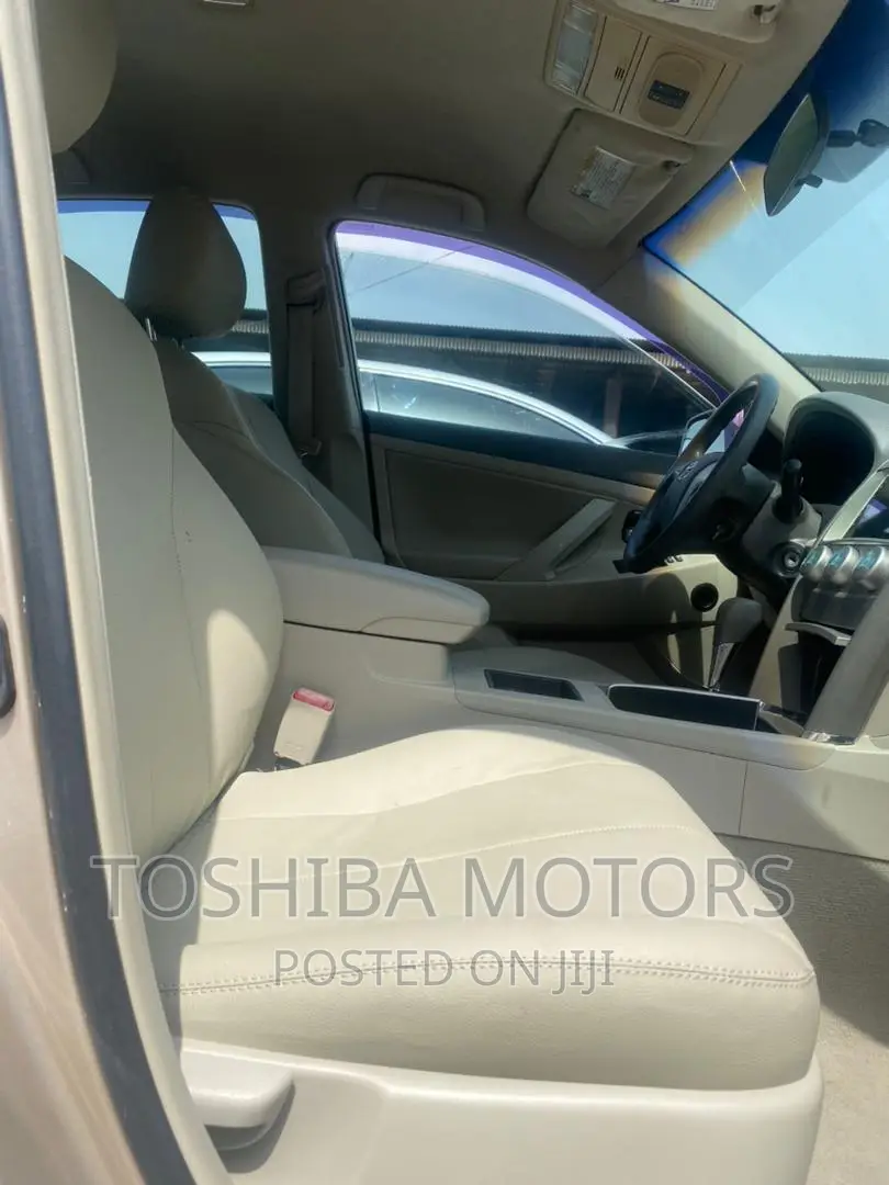 Toyota Camry 2009 Gold