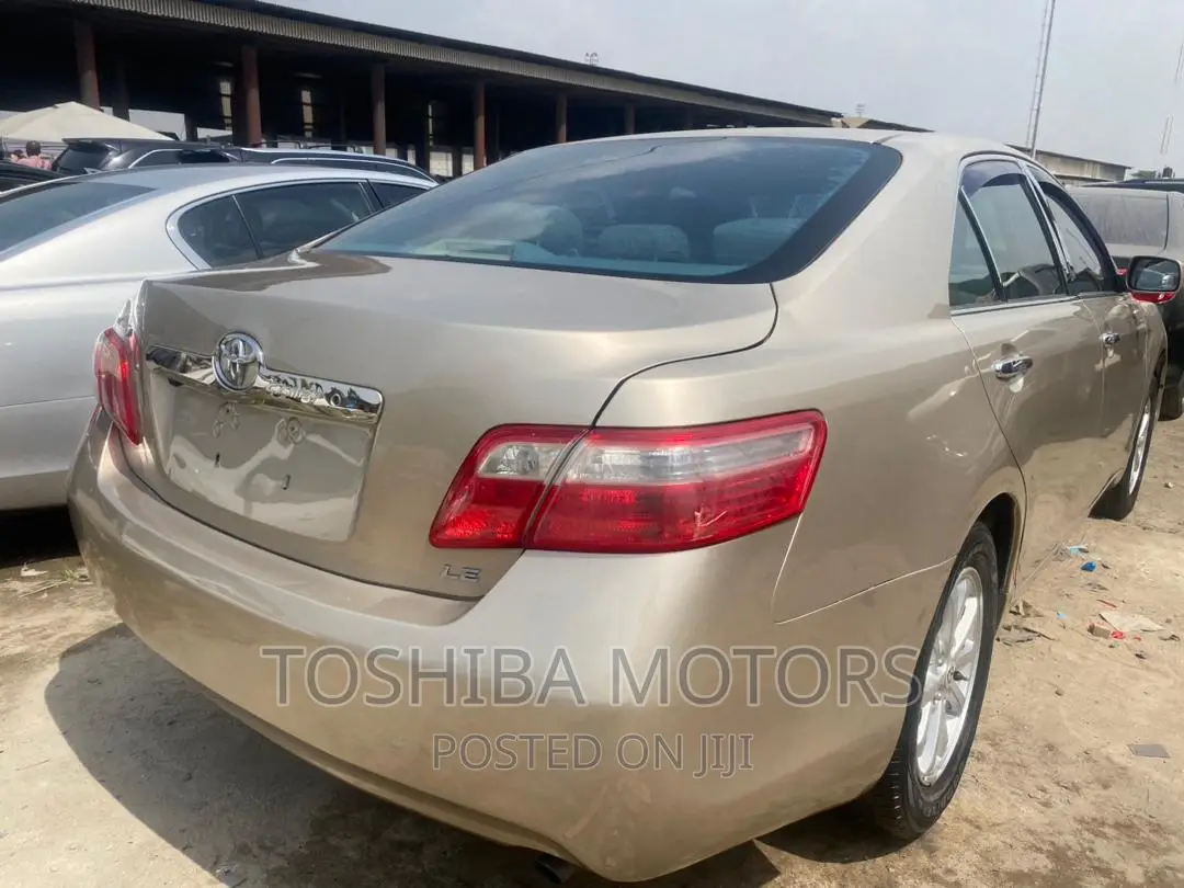 Toyota Camry 2009 Gold