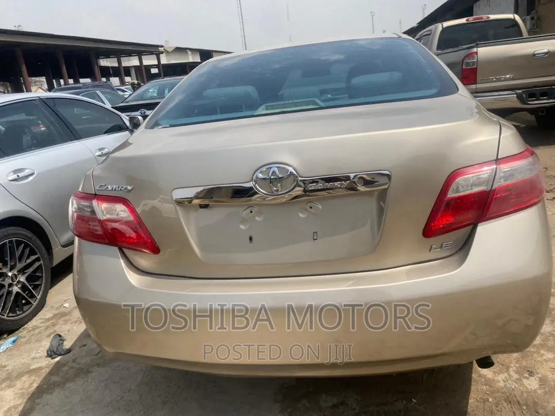 Toyota Camry 2009 Gold
