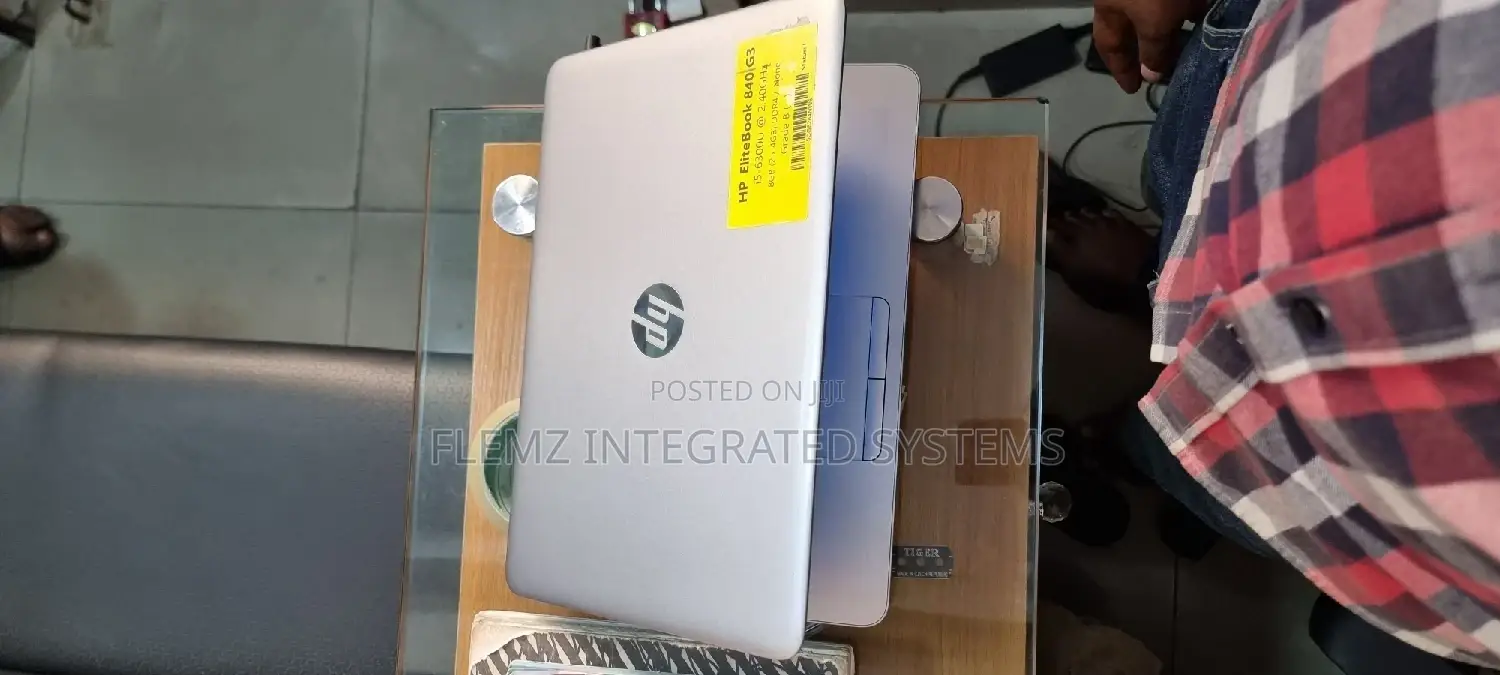 Laptop HP EliteBook 840 G3 8GB Intel Core I5 SSD 256GB