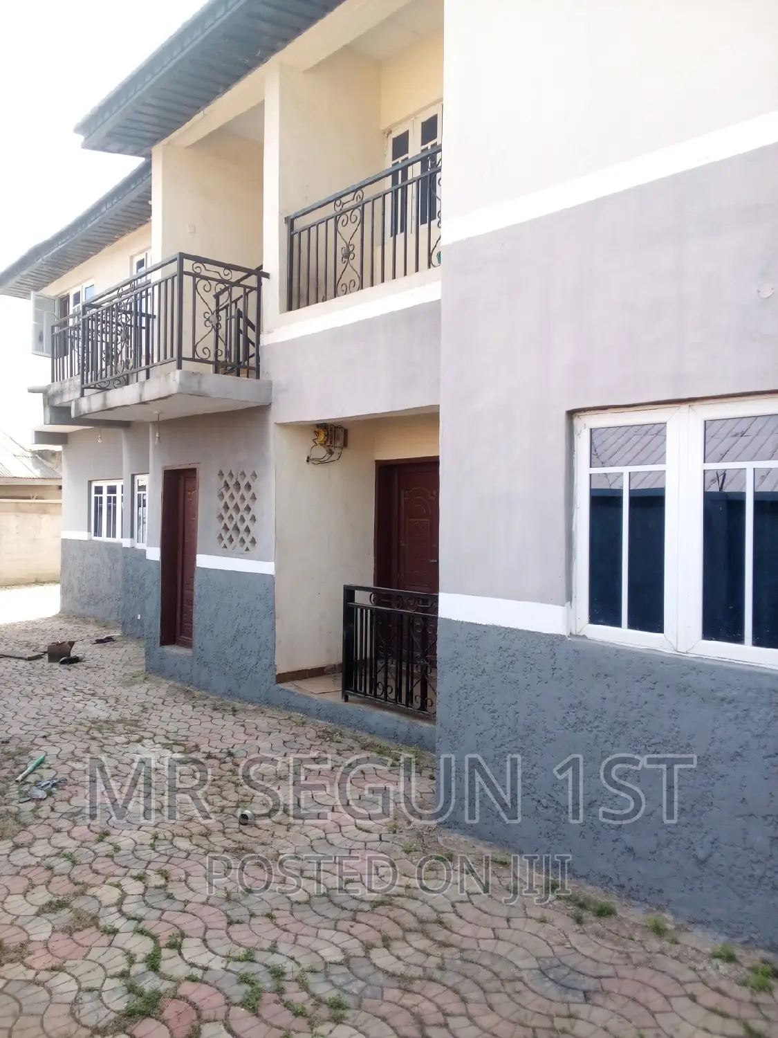 3bdrm Block of Flats in Double T Estate, Akala Express for rent