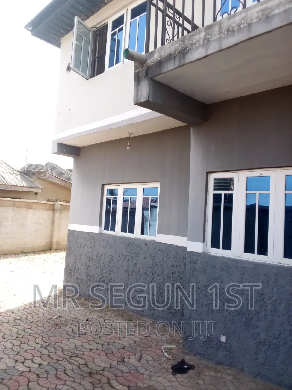 10bdrm Block of Flats in Double T Estate, Akala Express for sale