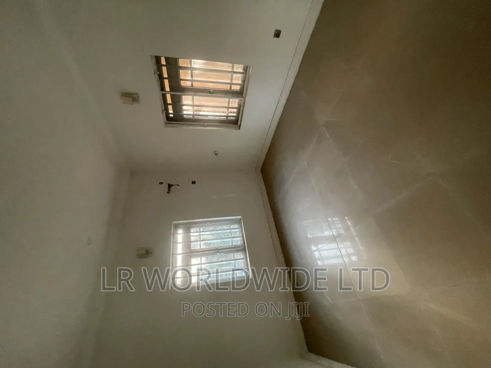 6bdrm Duplex in Riverpark, Lugbe District for sale