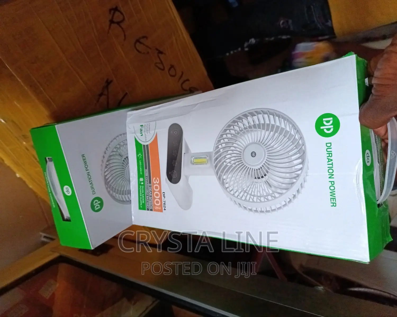 Dp Rechargeable Solar Fan With a Durable Battery Life