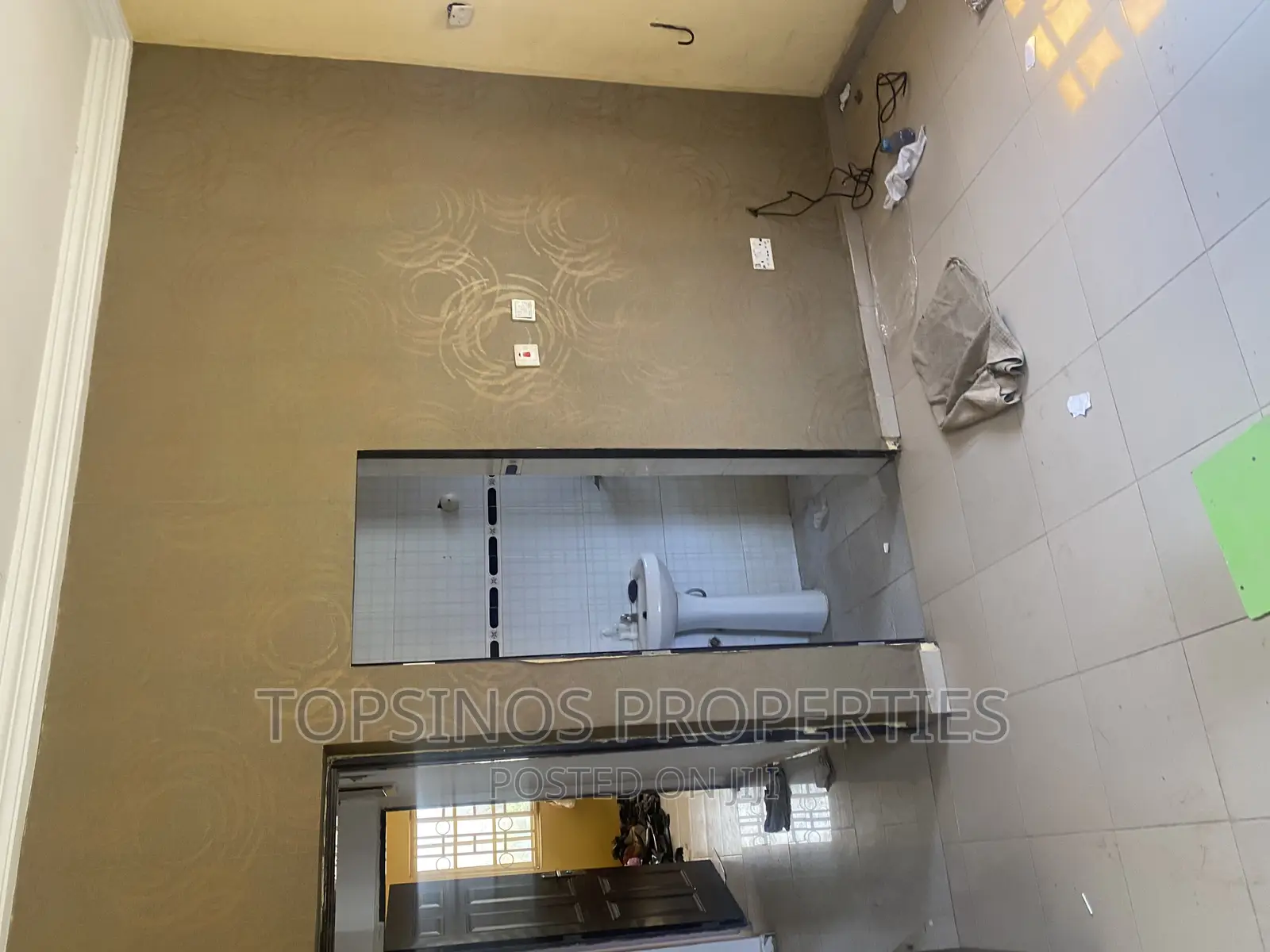 2bdrm Block of Flats in Dawaki for rent