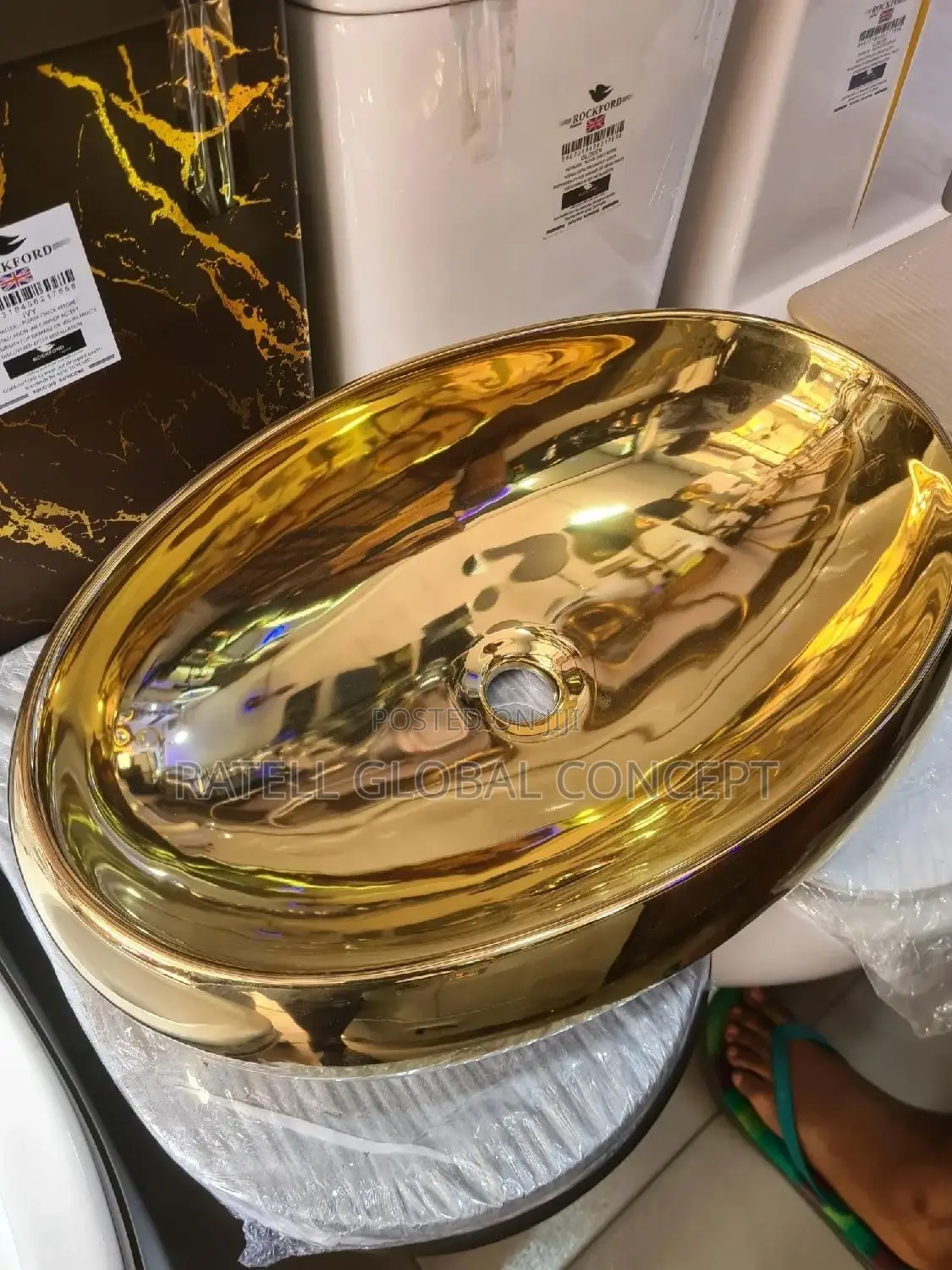 Big Oval Gold Countertop Wash Hand Basin