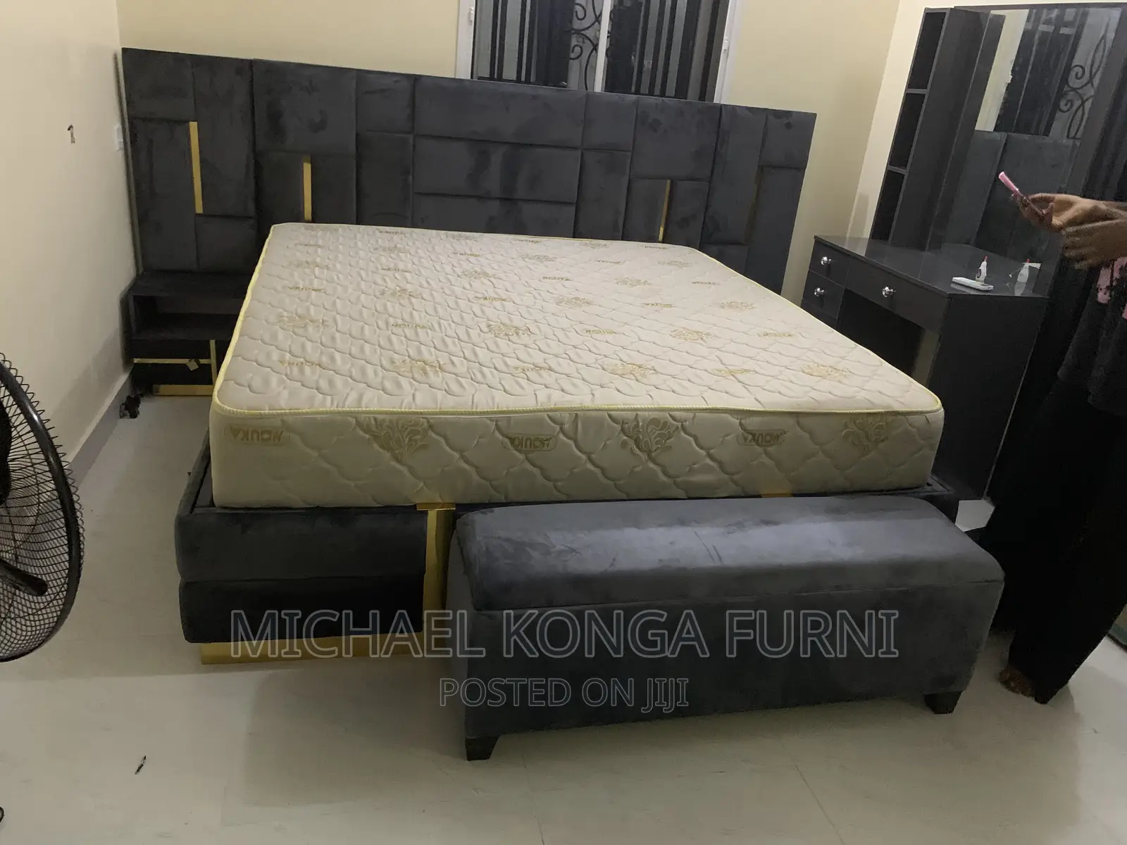 Adorable Set of 6b6 Padded Bed With Ottoman