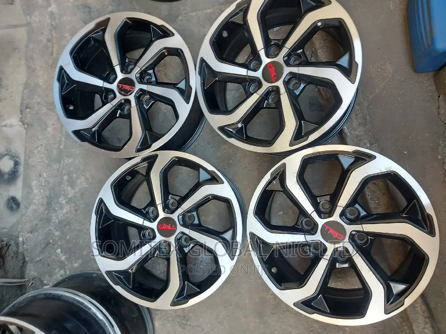 17 Alloyed Rim Toyota Hilux