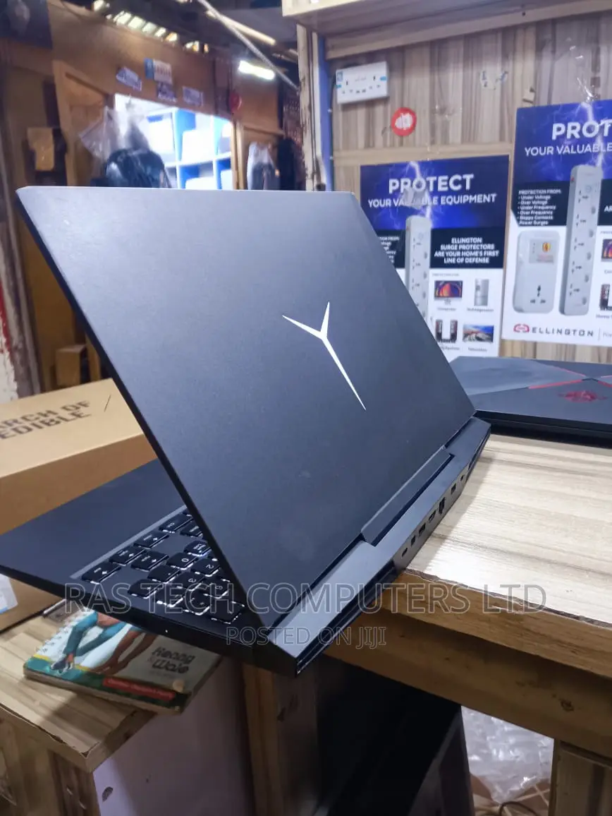 Laptop Lenovo 16GB Intel Core I7 SSHD+SSD 512GB