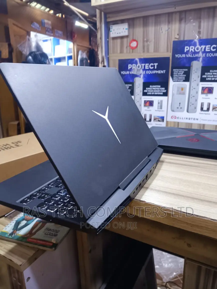 Laptop Lenovo 16GB Intel Core I7 SSHD+SSD 512GB