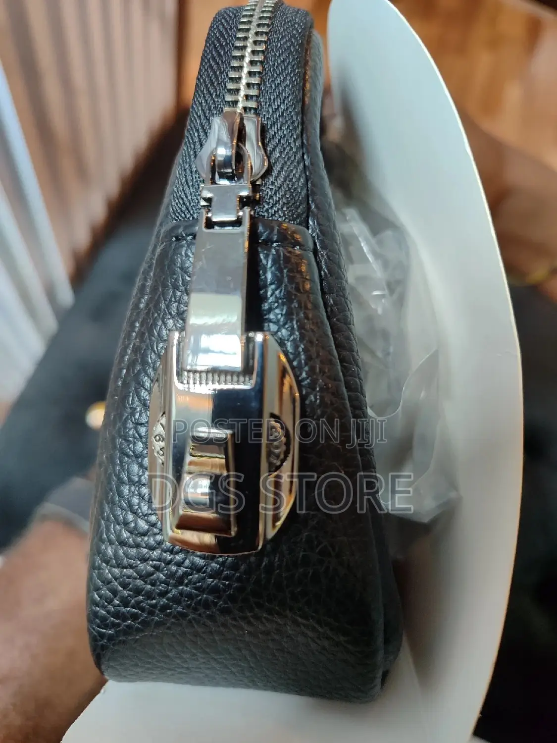 Wiwu Alpha Anti Theft Clutch Bag
