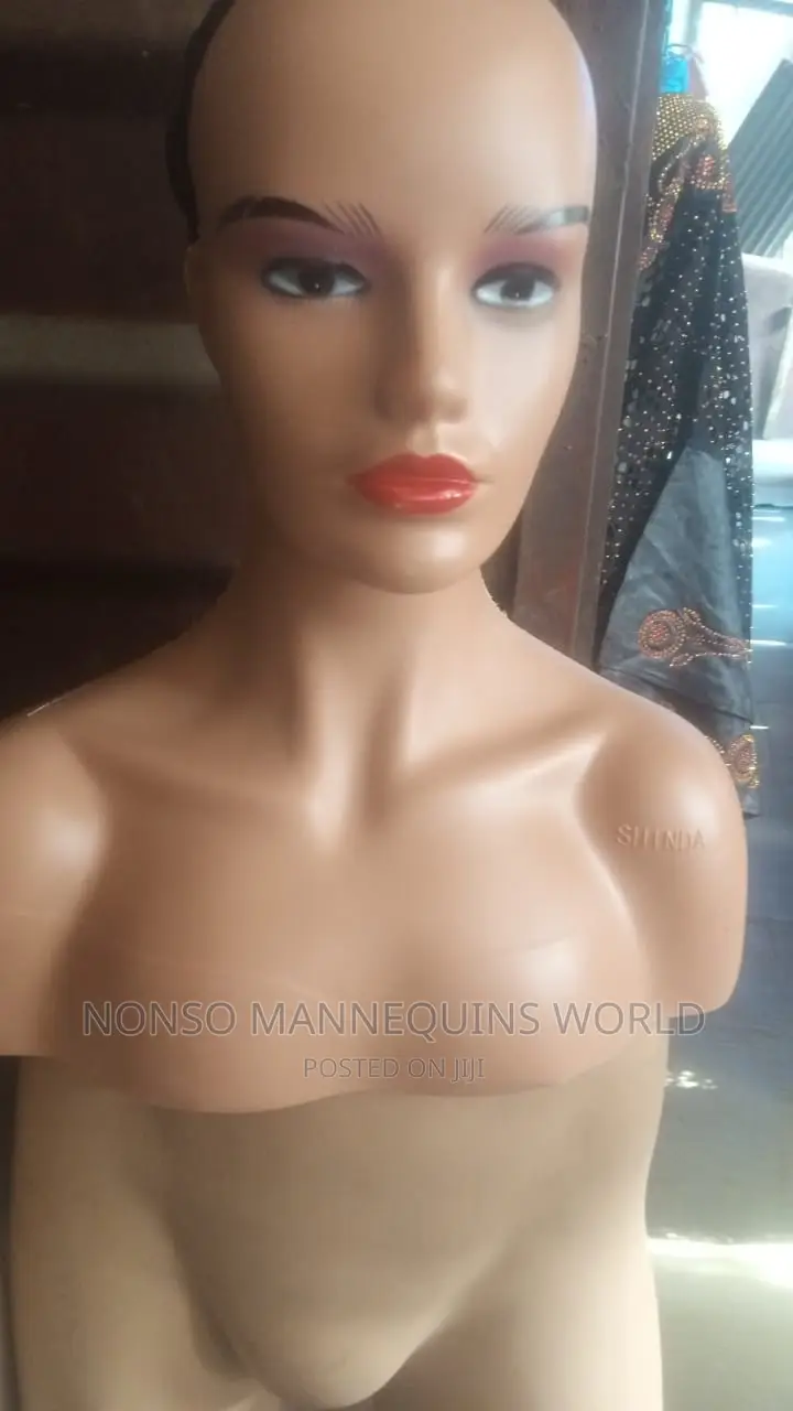 Different Faces of Mannequins He'd With Shoulder