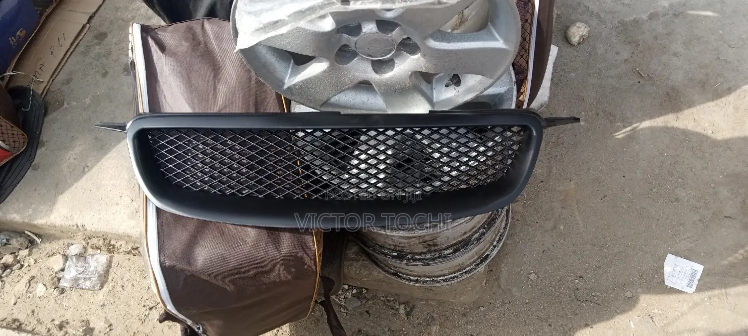 Front Grille Toyota Corolla 2003 - 2007 Sports Edition