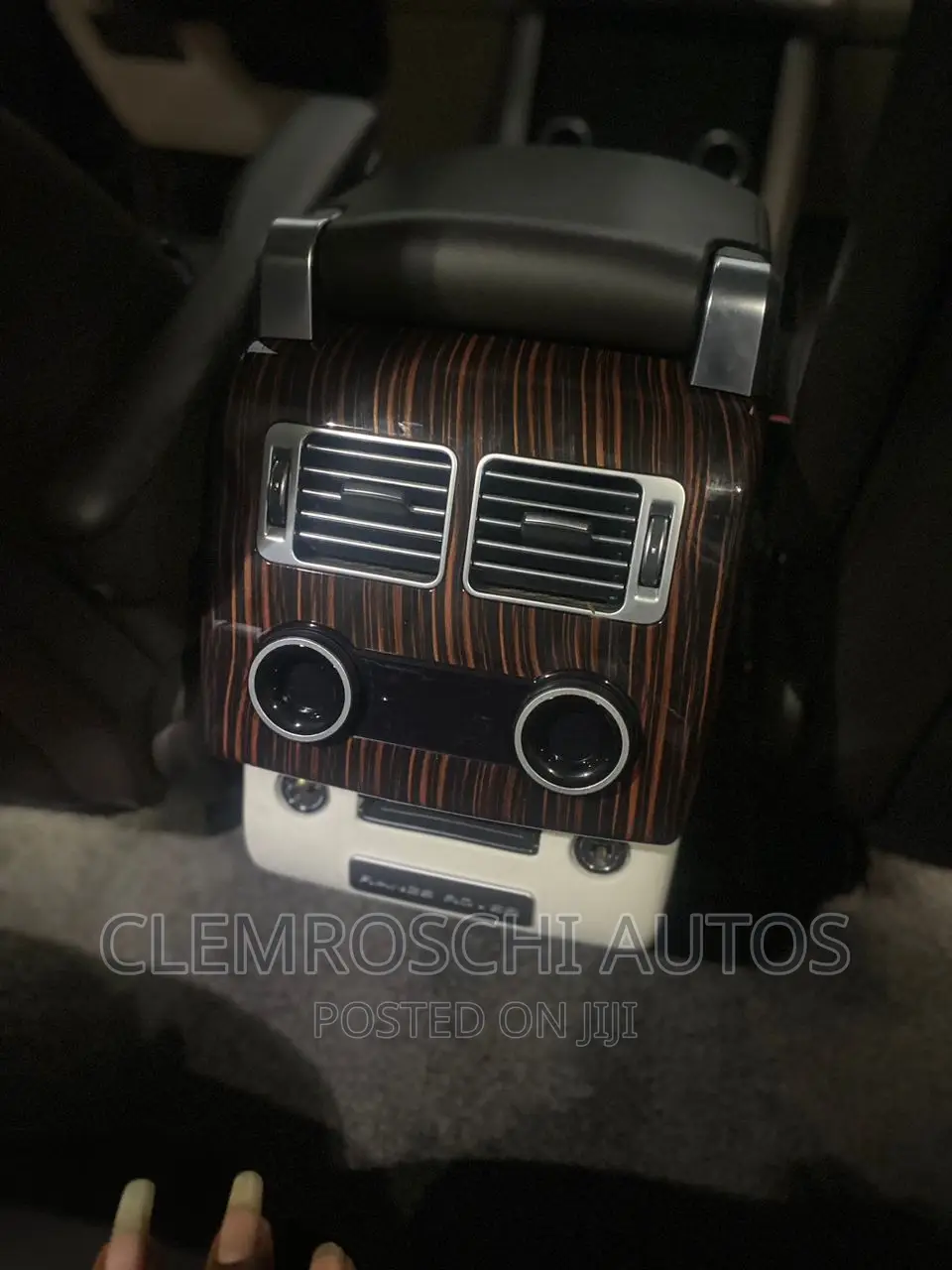 High Quality Certified Brand New Rear Ac Vent Range Rover.