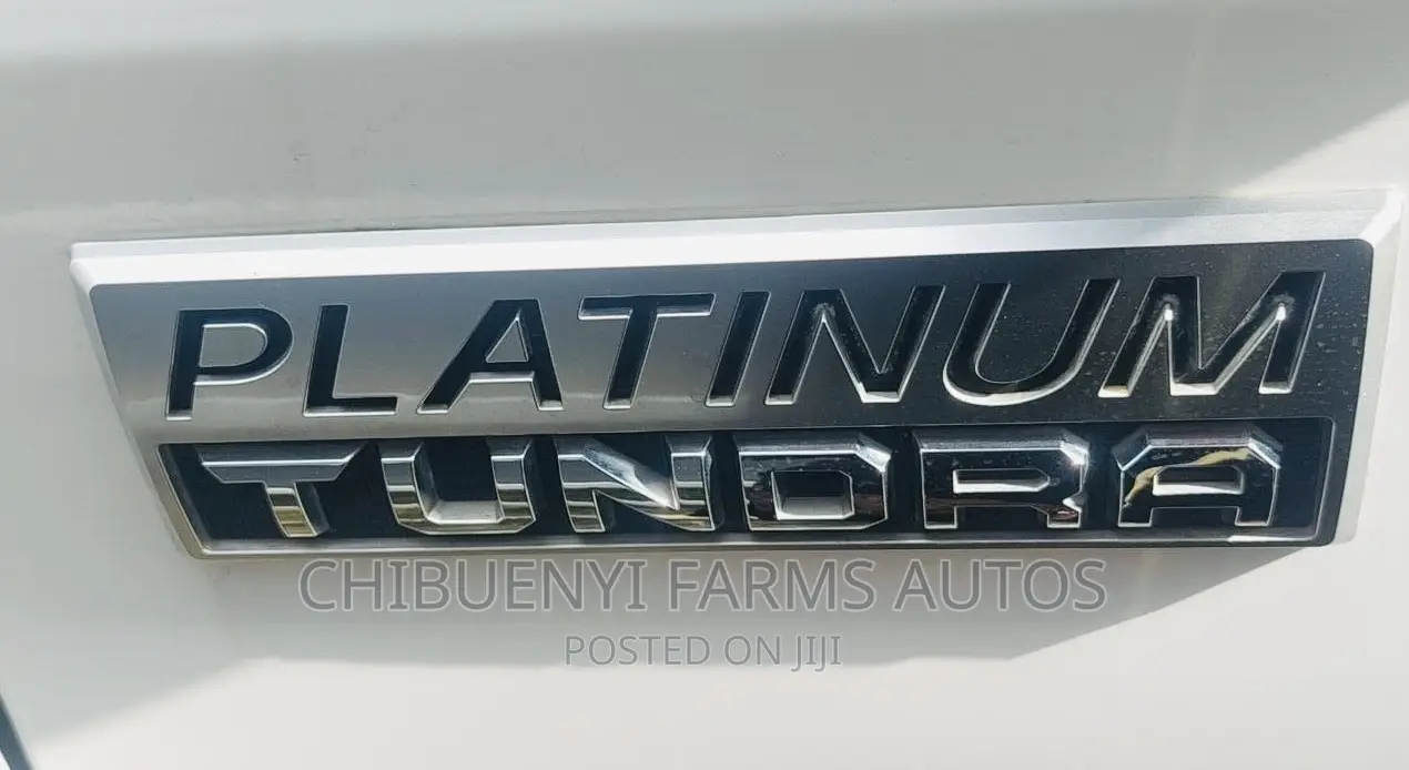 Toyota Tundra Platinum FFV 4dr CrewMax 4WD SB (5.7L 8cyl 6A) 2015 White
