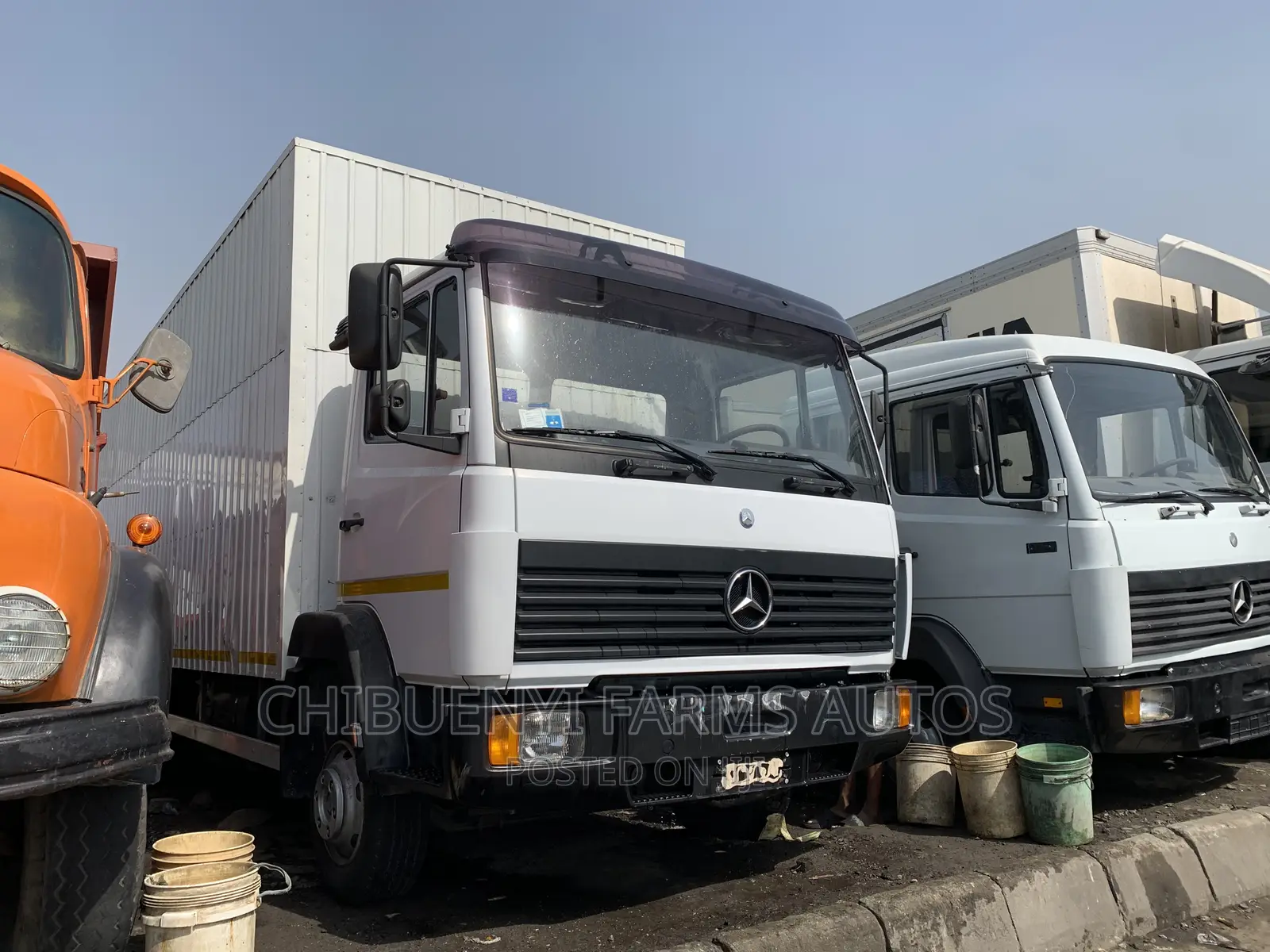 Mecedeces 814 Container Body