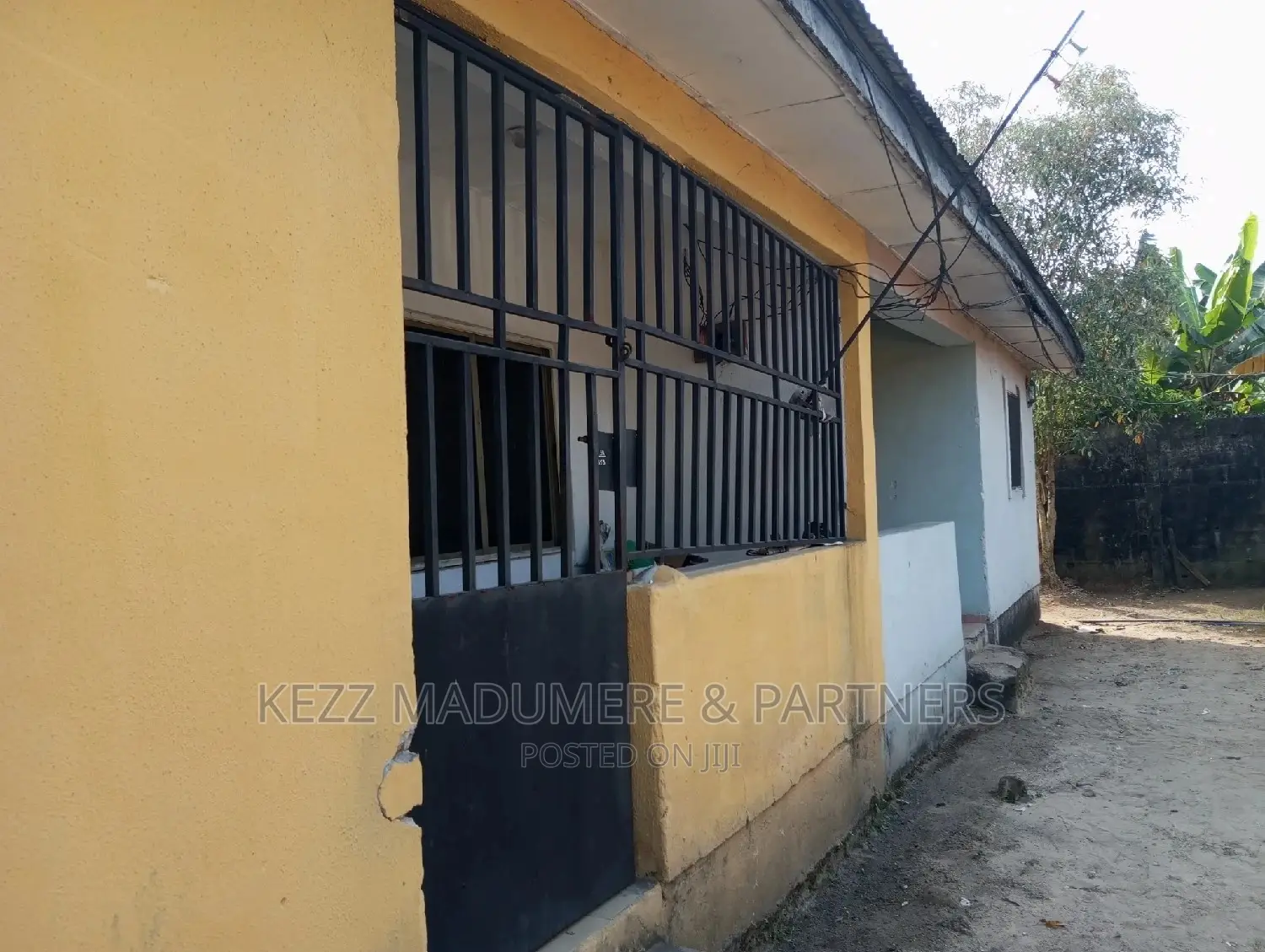 11bdrm Block of Flats in Elimbu Major Road By for sale