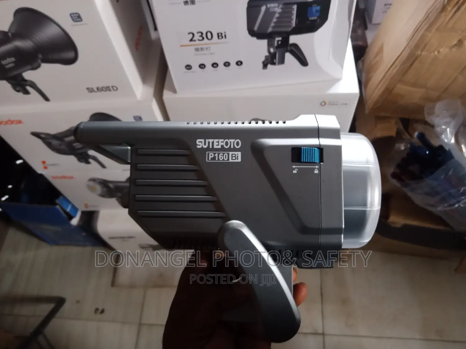 P160 Bi LED Light