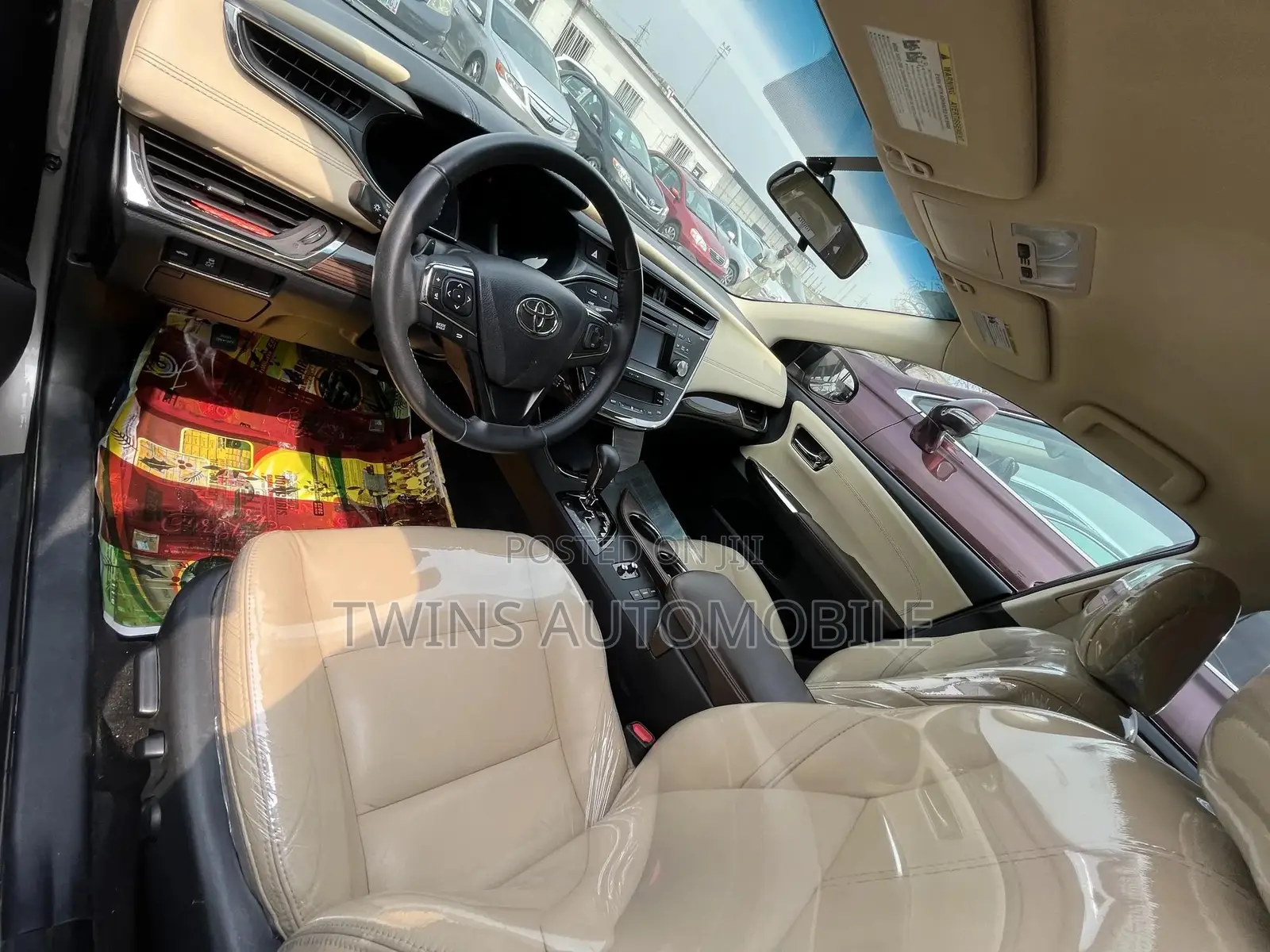 Toyota Avalon XLE Premium FWD Sedan (3.6L 6cyl 6A) 2016 Gold