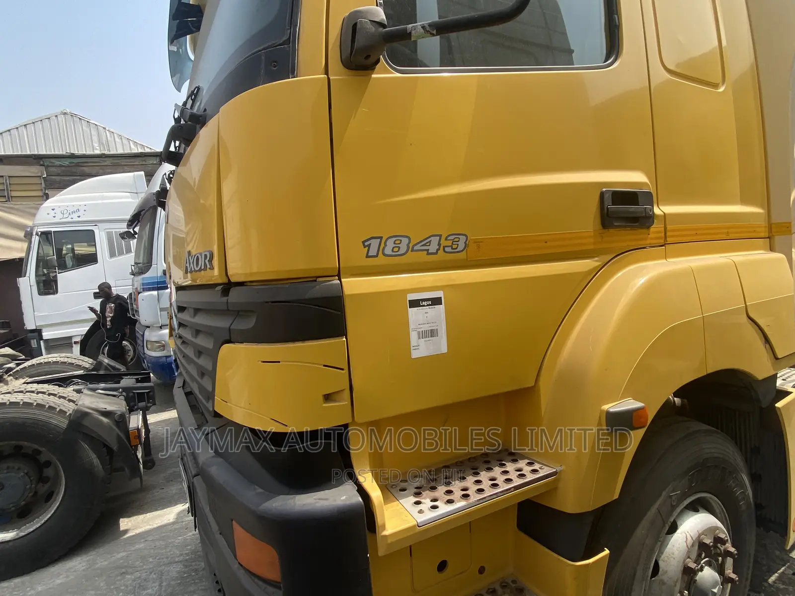 Mercedes Benz Actros, Yellow