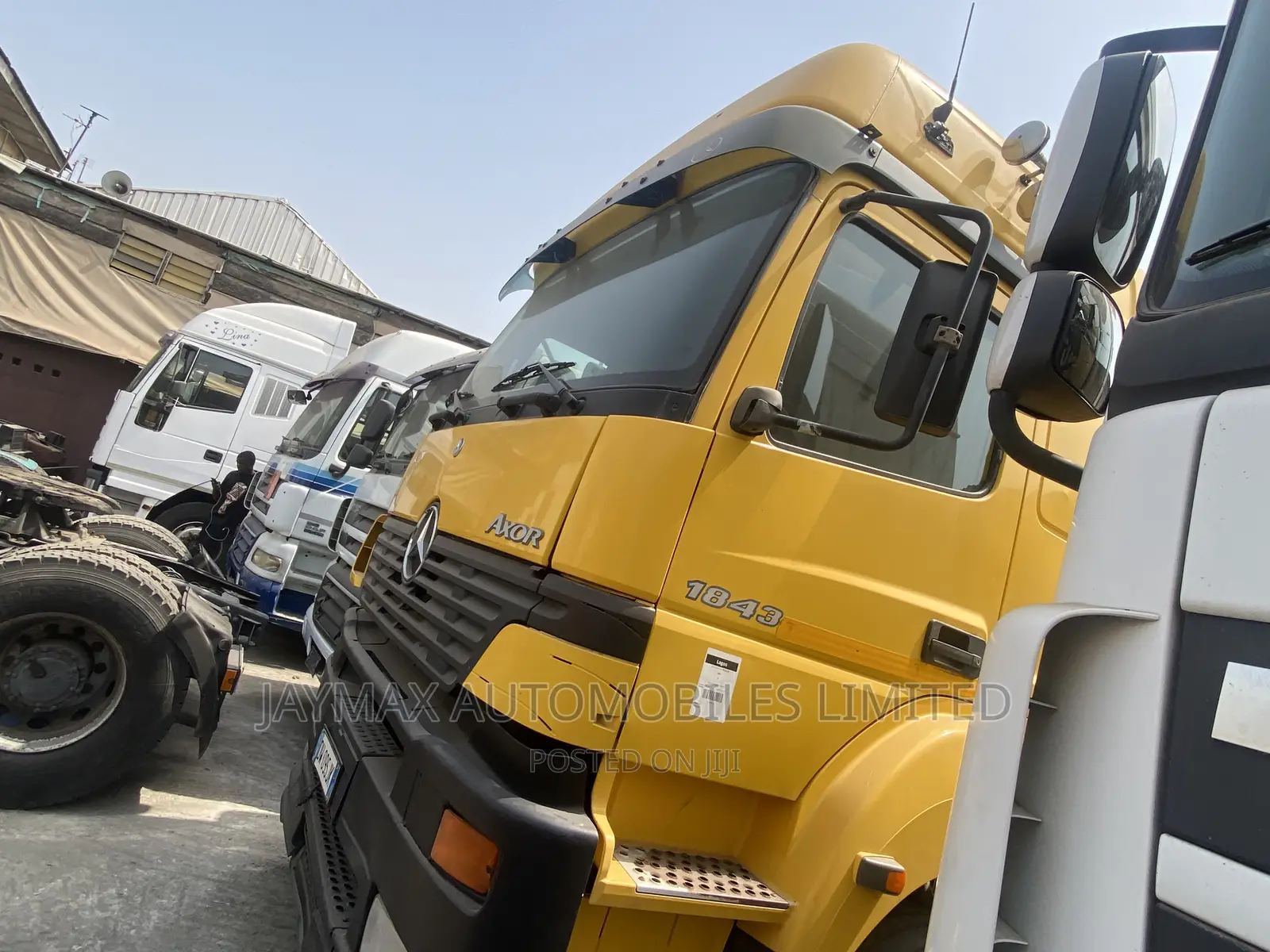Mercedes Benz Actros, Yellow