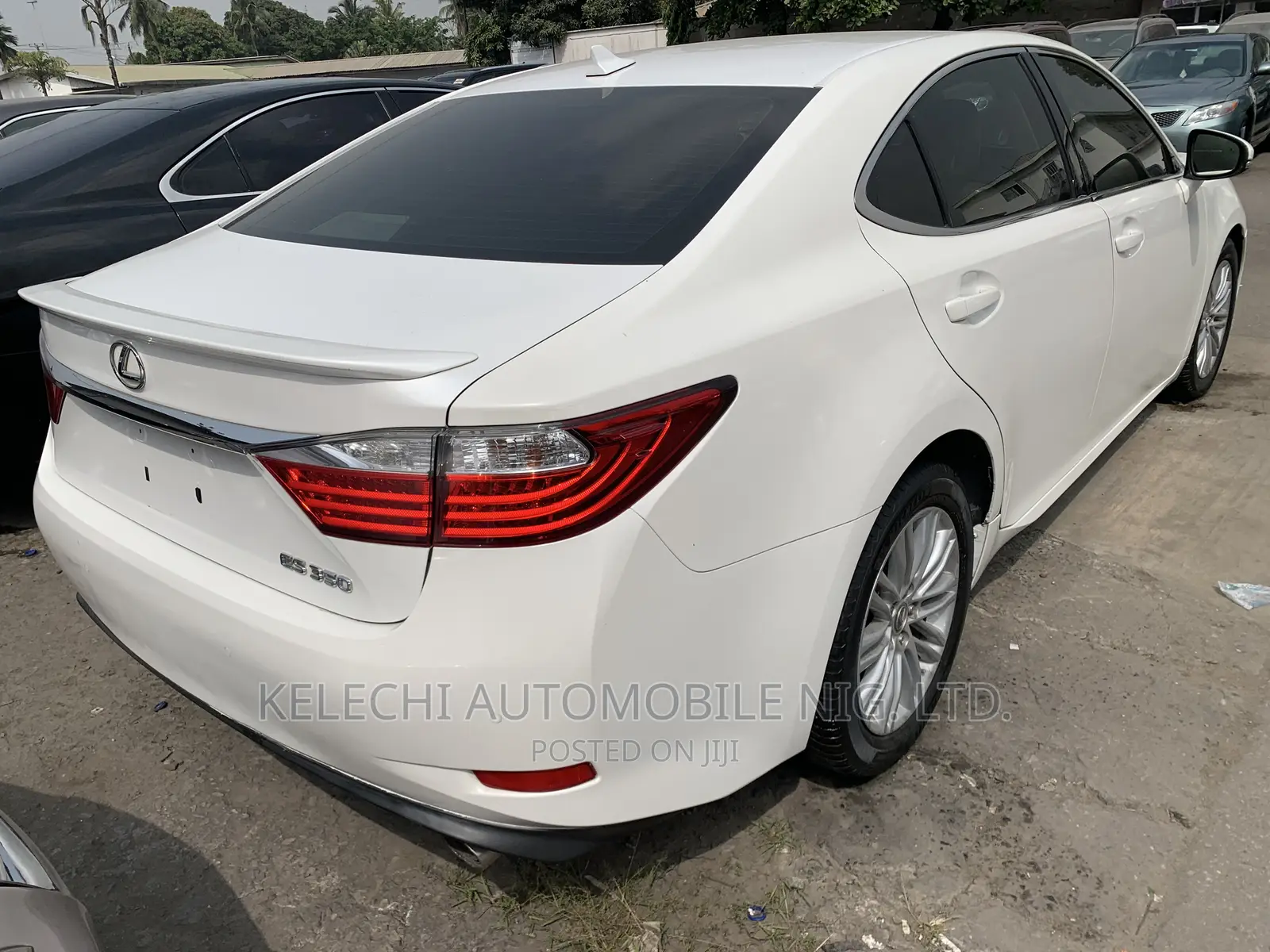 Lexus ES 350 FWD 2013 White