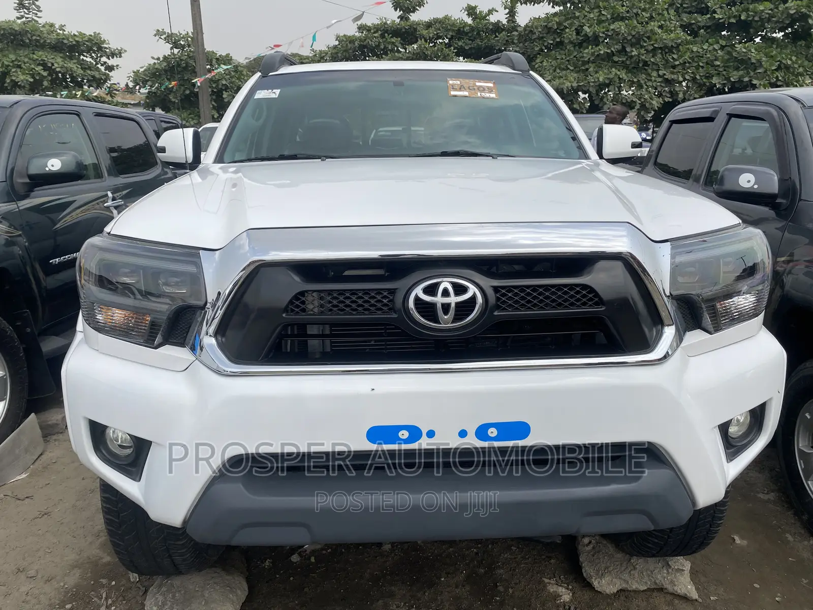 Toyota Tacoma 2015 White