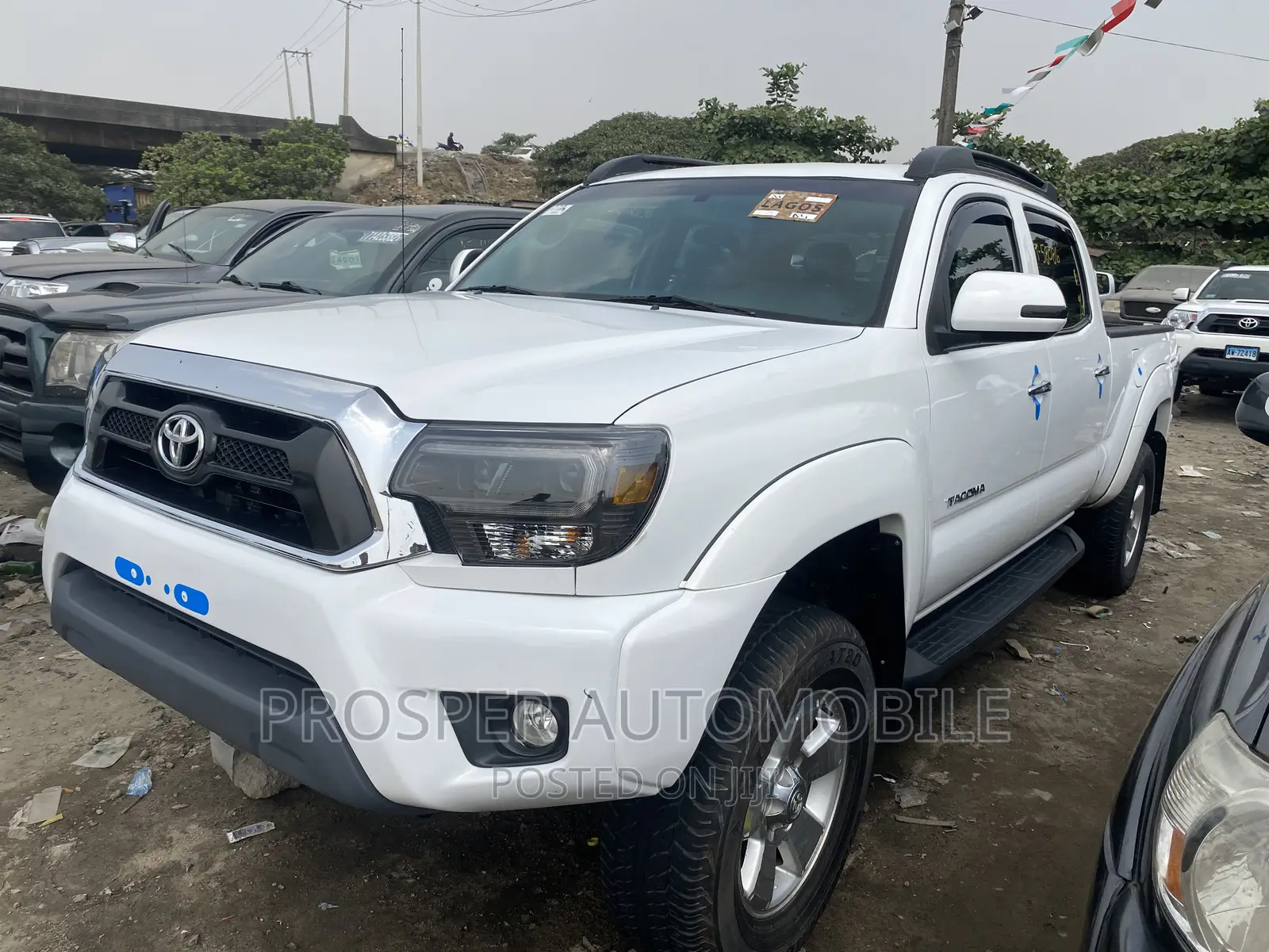 Toyota Tacoma 2015 White