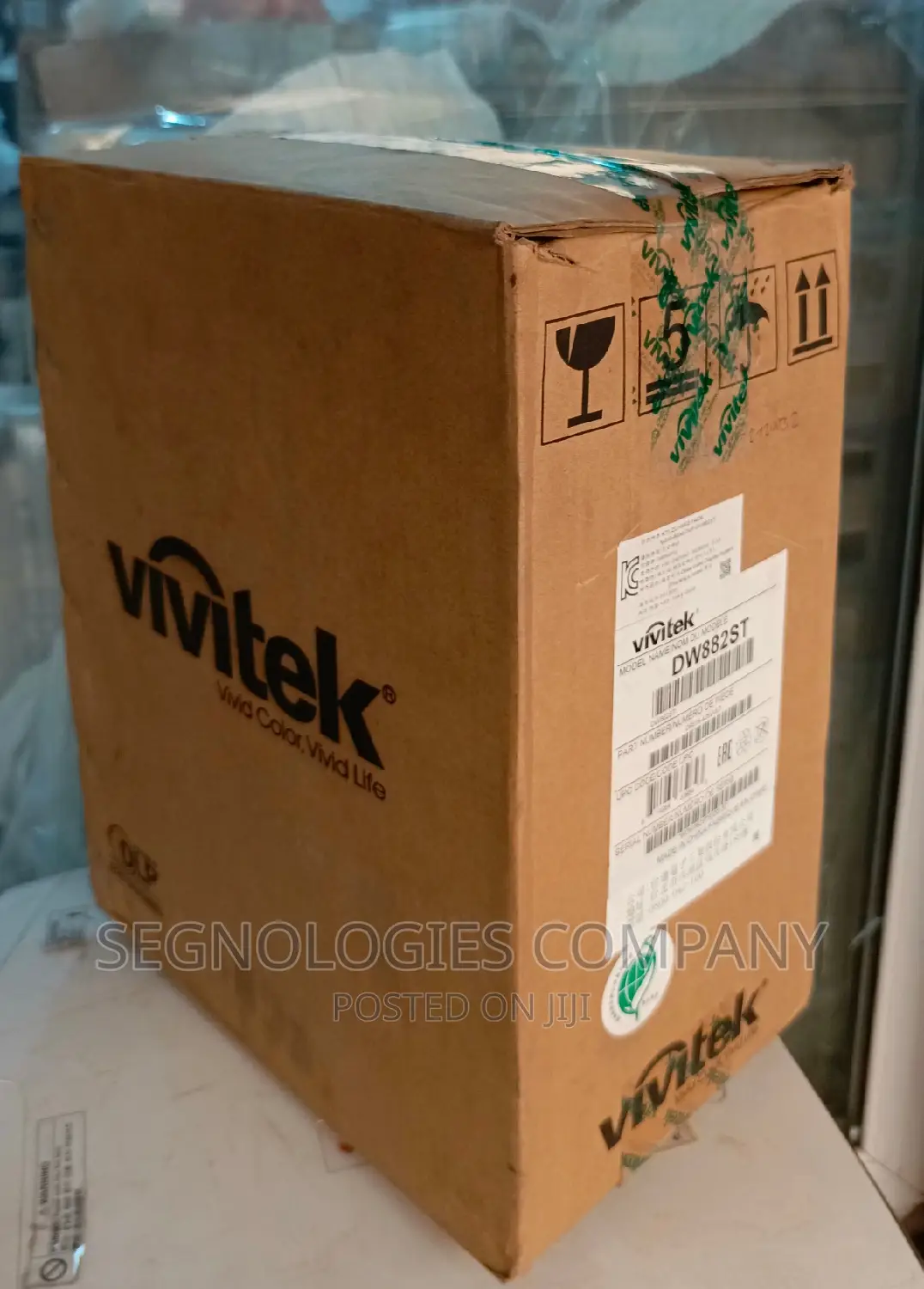 Vivitek DW882ST High Brightness Short-Throw Projector