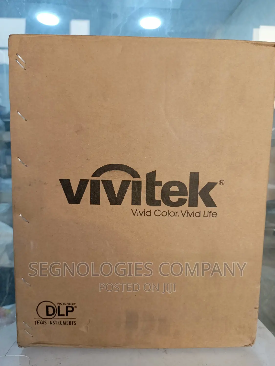 Vivitek DW882ST High Brightness Short-Throw Projector