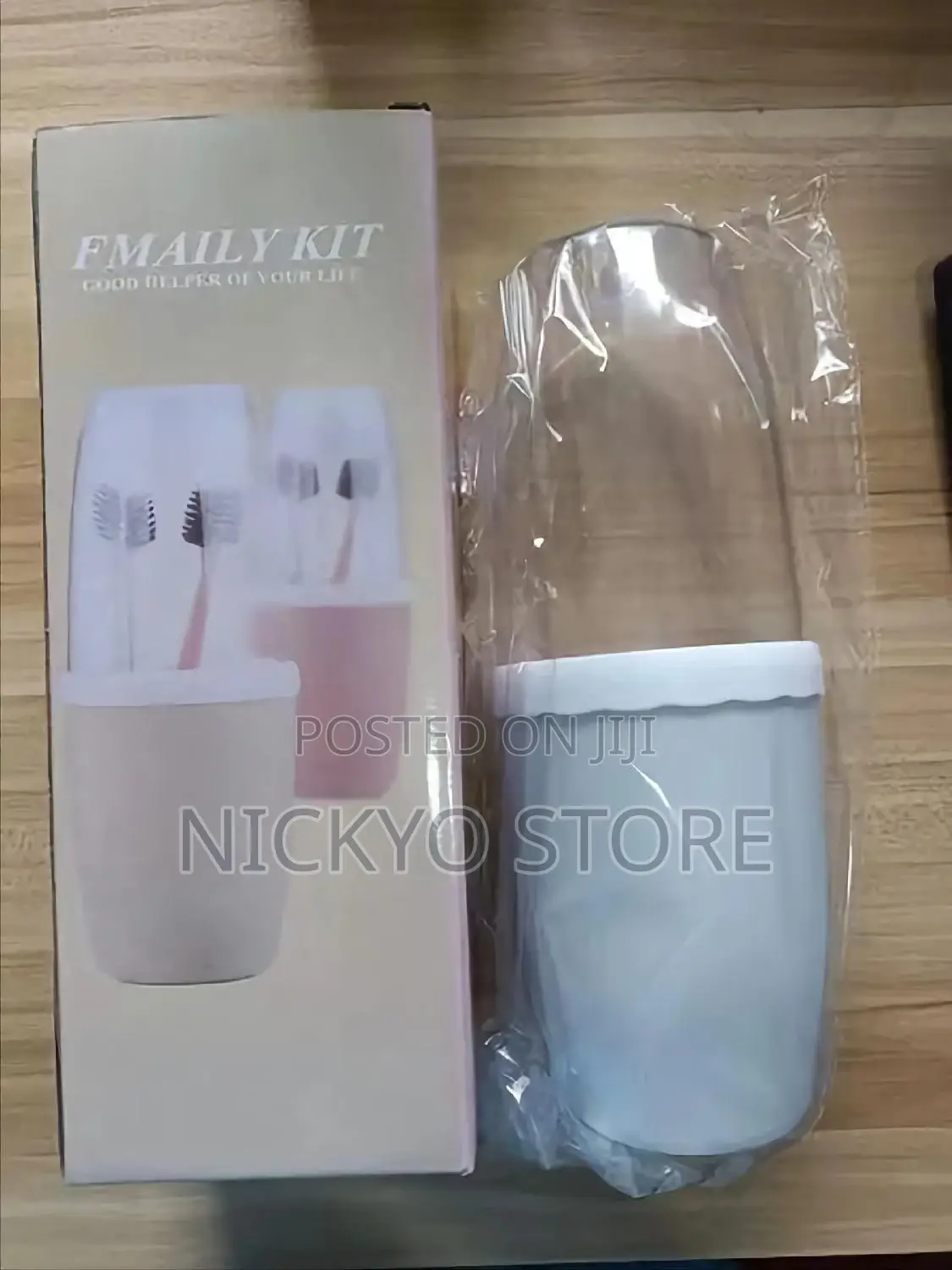 Portable Toothbrush Holder With Dustproof Cover