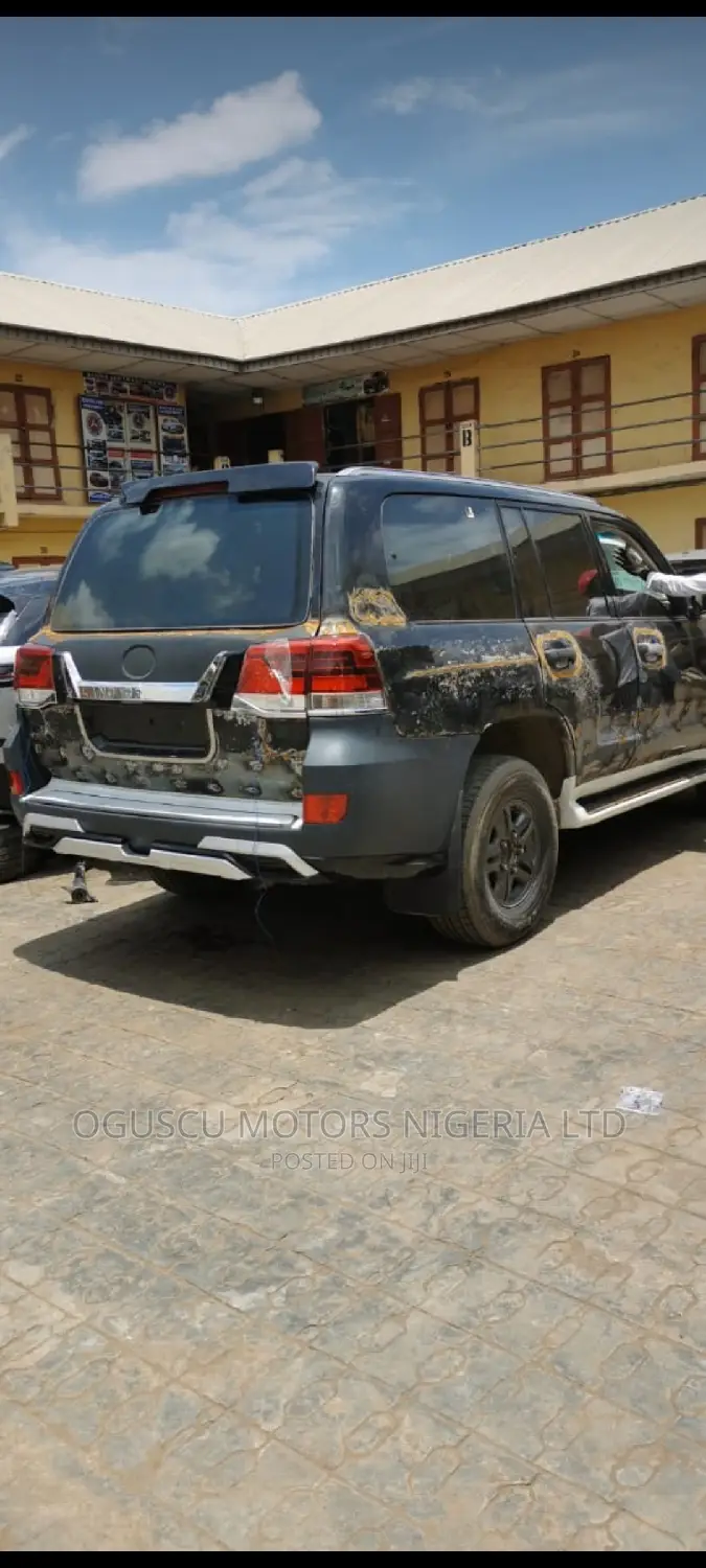 Land Cruiser 2000 Model Upgrade to 2021 Tiger Face