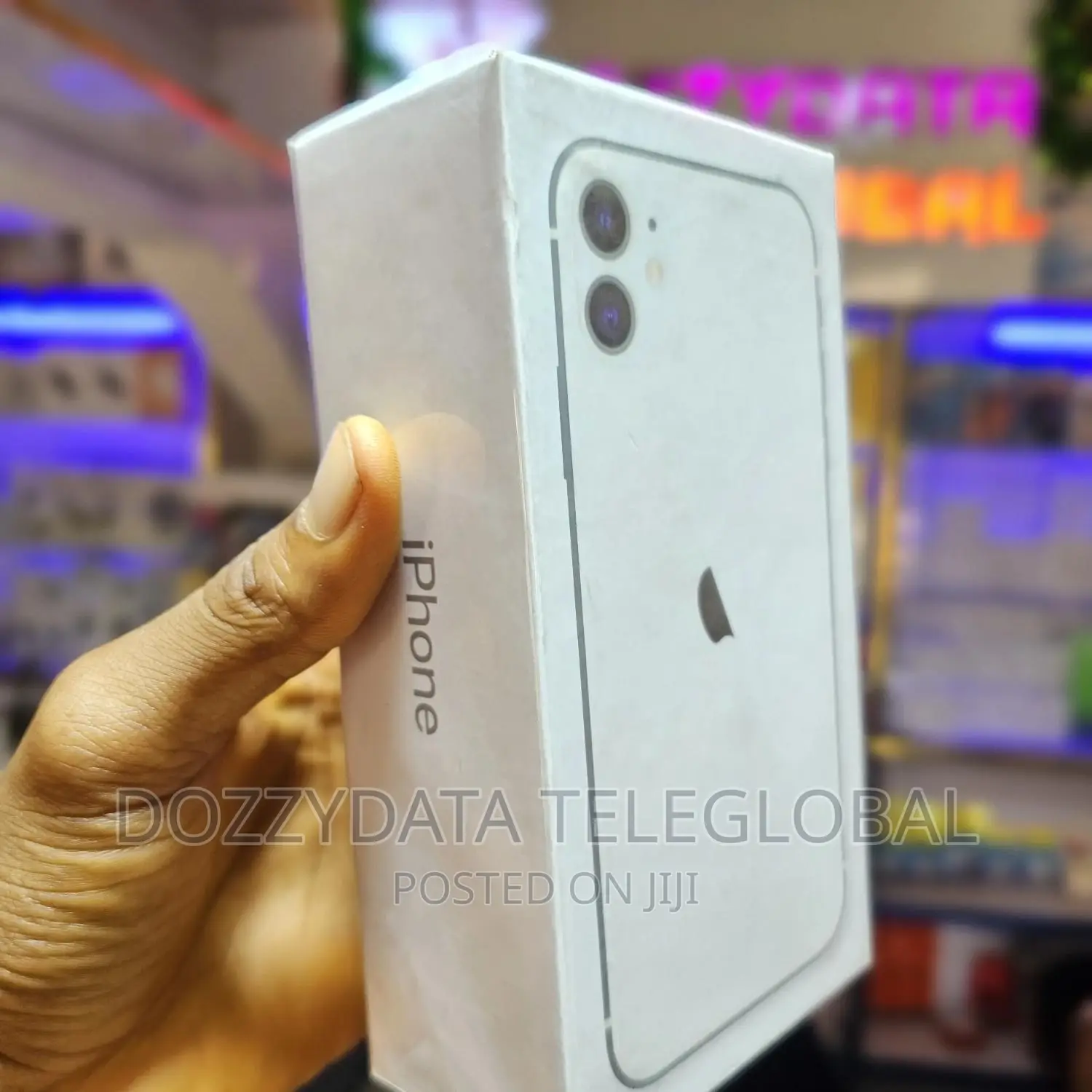 New Apple iPhone 11 64 GB White