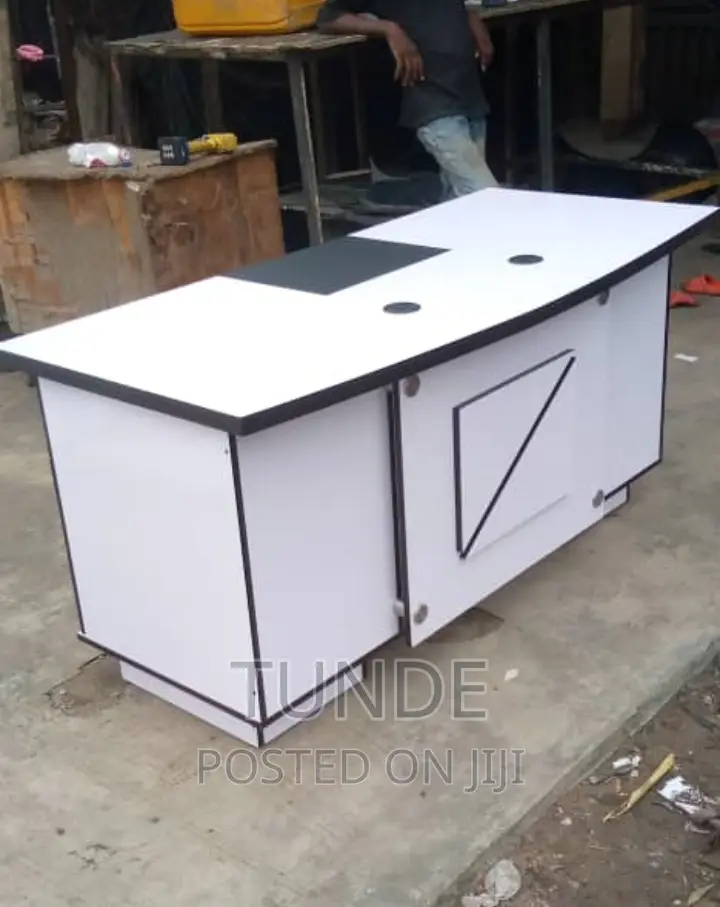 Modern Executive Wooden Office Table With Drawers.