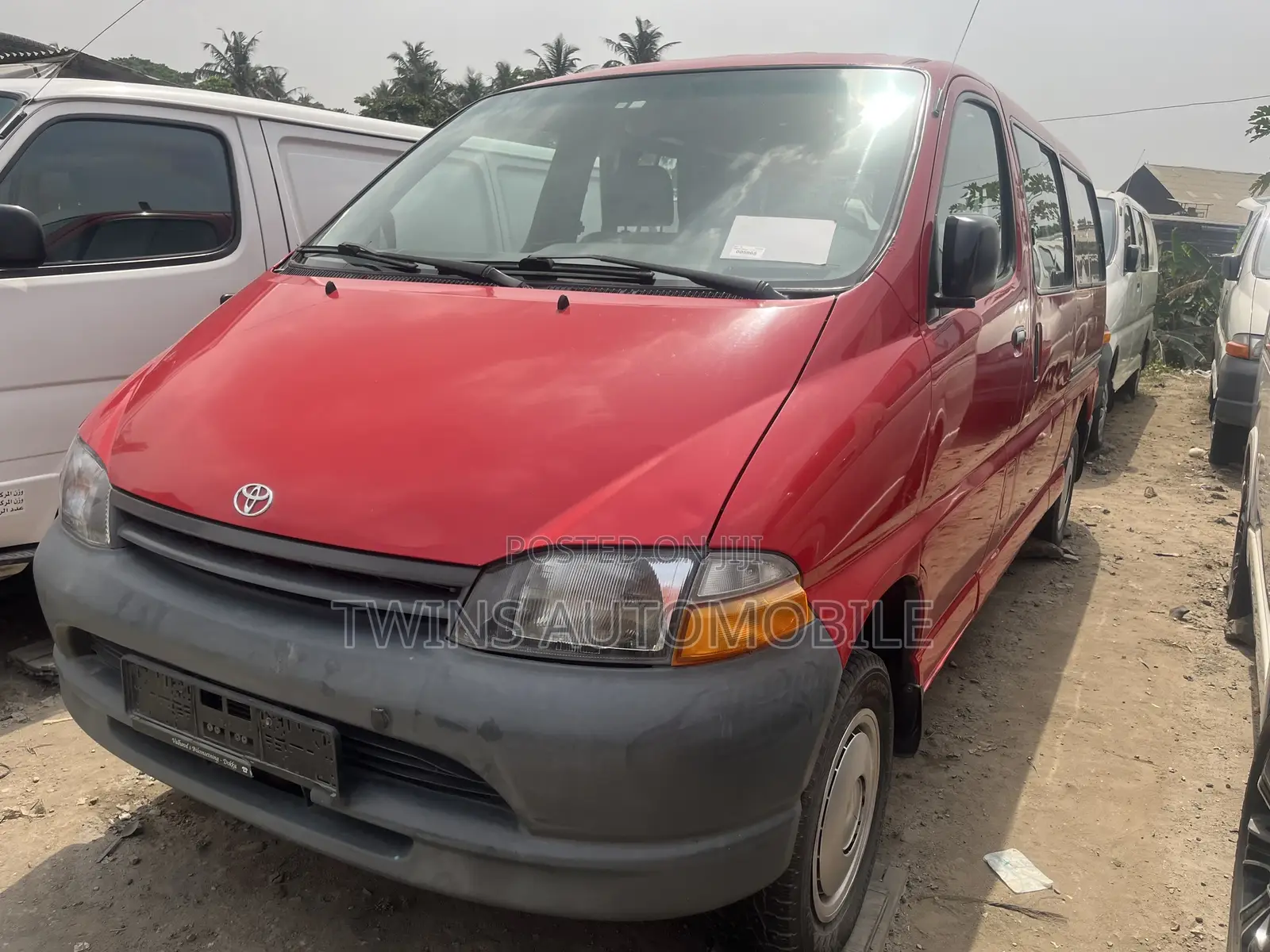 Toyota HiAce 2006 Red
