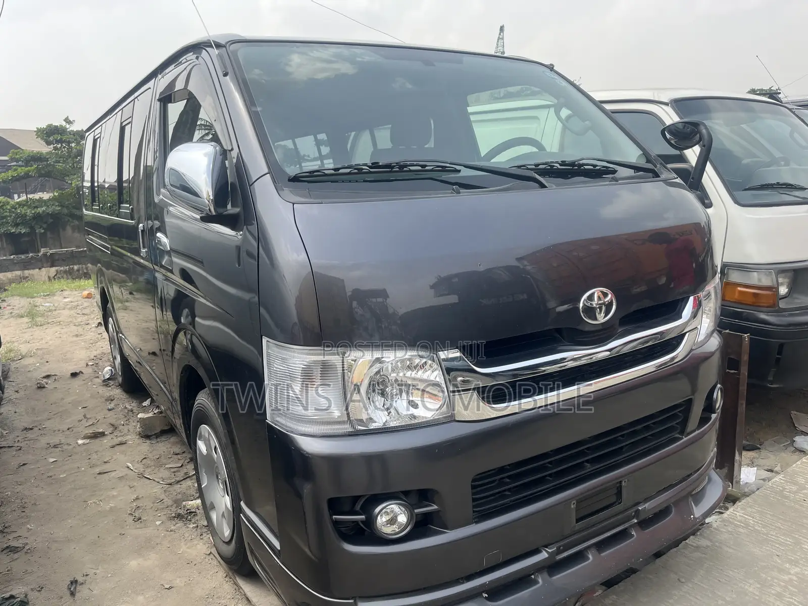 Toyota HiAce 2013 Grey