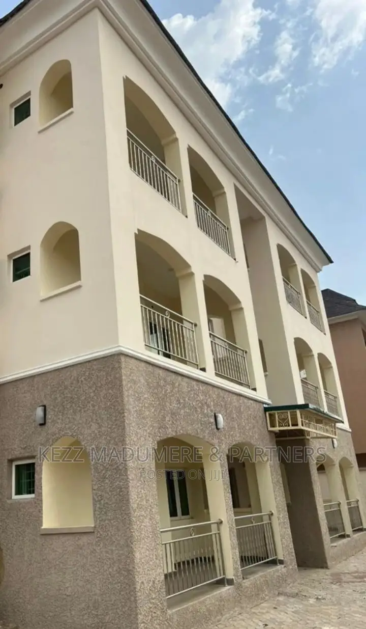 6bdrm Block of Flats in Wuye, Abuja, Fct for sale