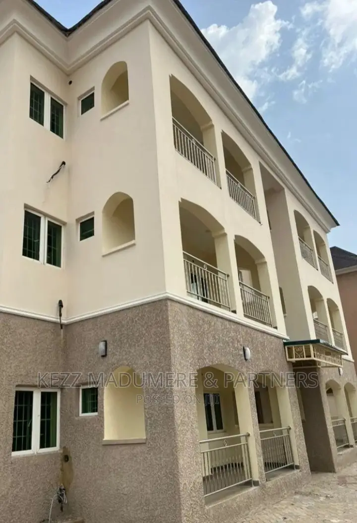 6bdrm Block of Flats in Wuye, Abuja, Fct for sale