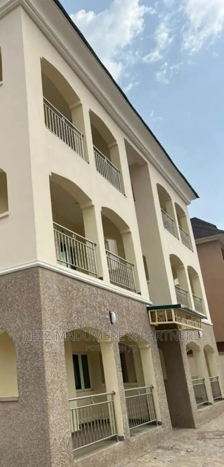 6bdrm Block of Flats in Wuye, Abuja, Fct for sale
