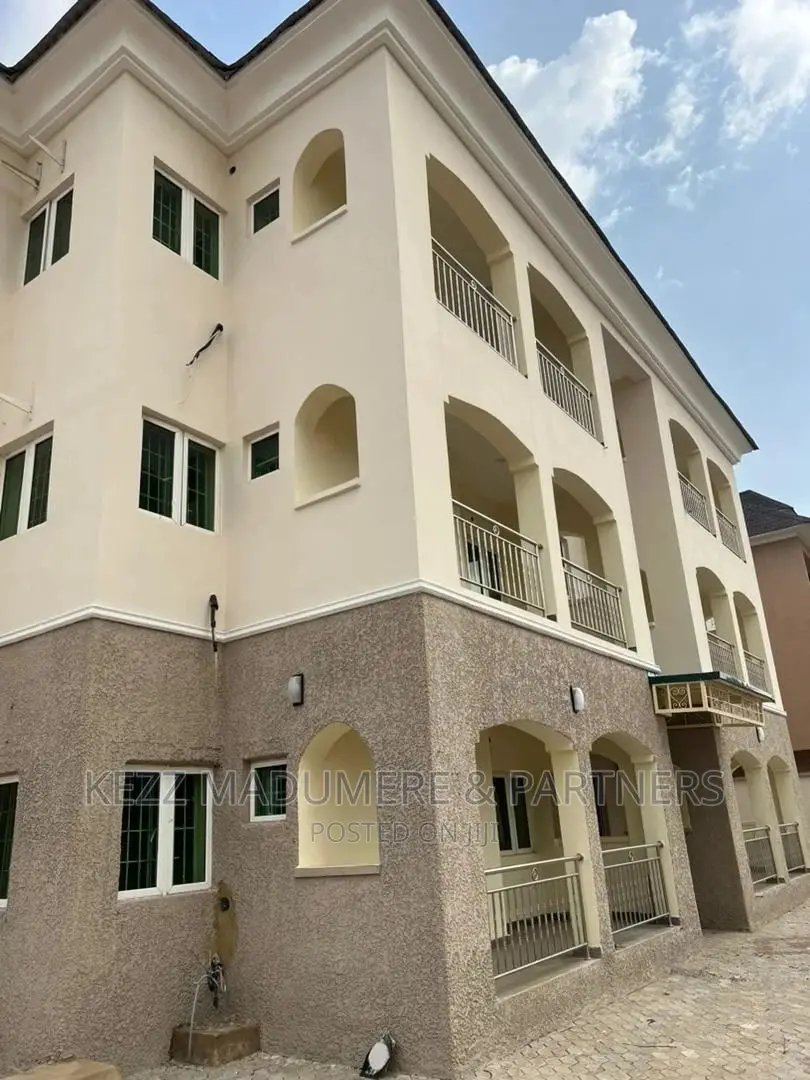 6bdrm Block of Flats in Wuye, Abuja, Fct for sale