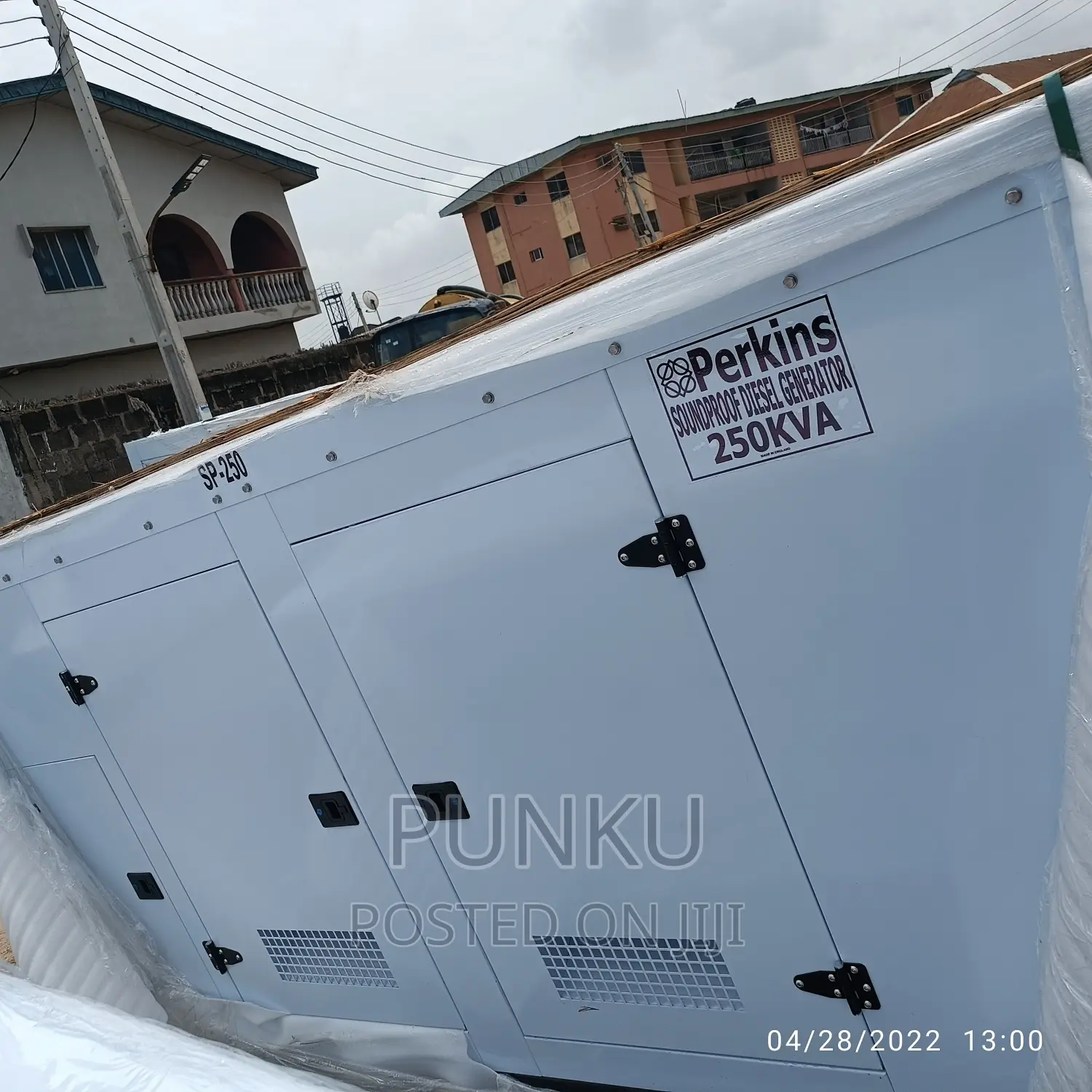 250 Kva Perkins Sound Proof Diesel Generator 100%Copper