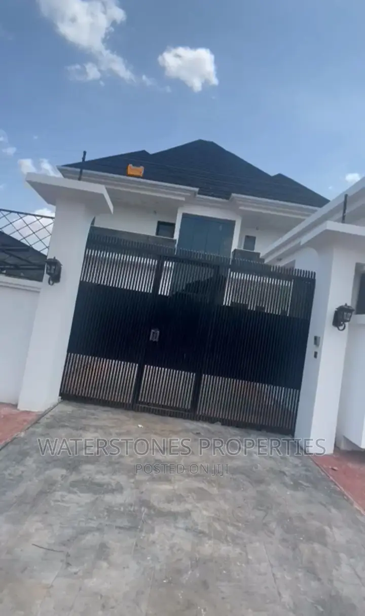 5bdrm Duplex in Nta Asaba, Oshimili South for sale