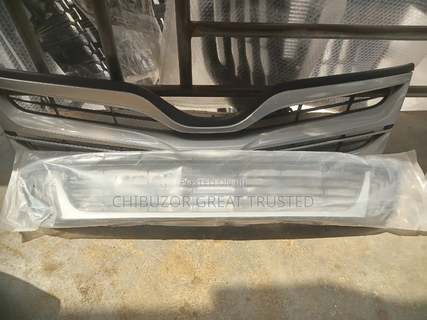 Up and Down Grill for Venza 2013/2015