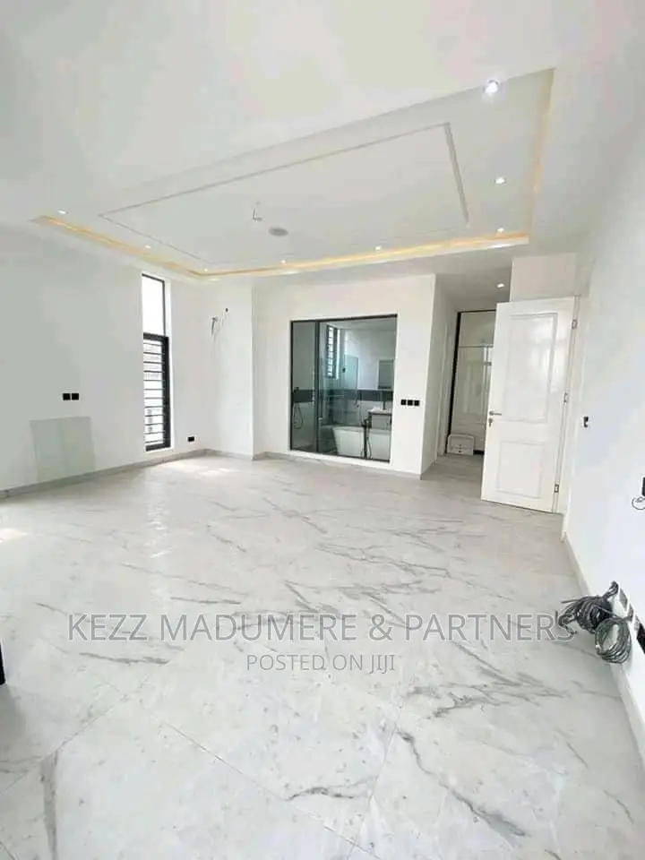 For Sale: Functional Hotel in Awka