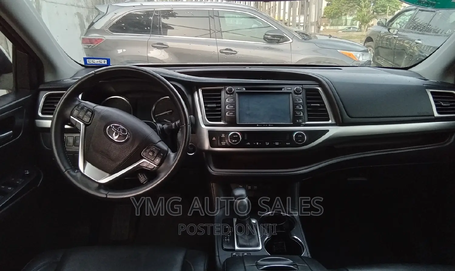 Toyota Highlander XLE 4x2 V6 (3.5L 6cyl 8A) 2017 White